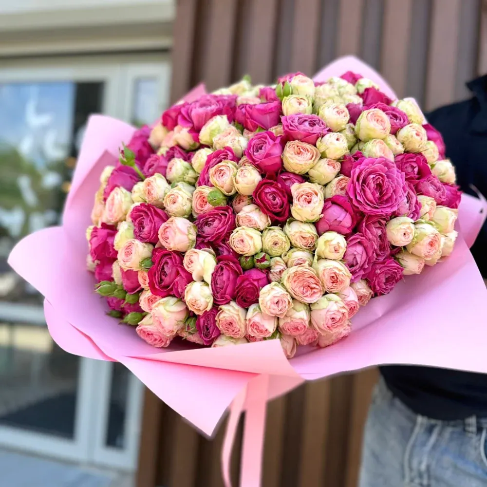 Букеты с кустовыми розами